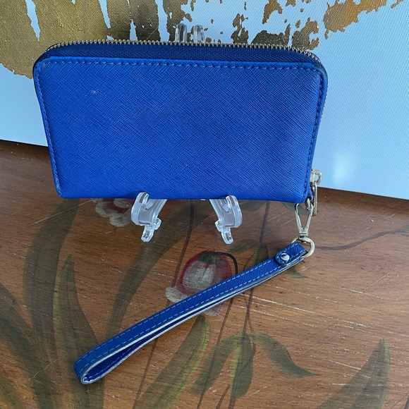 Michael Kors Jet Set Wallet; Electric Blue Leather Zip Wristlet - Picture 5 of 17